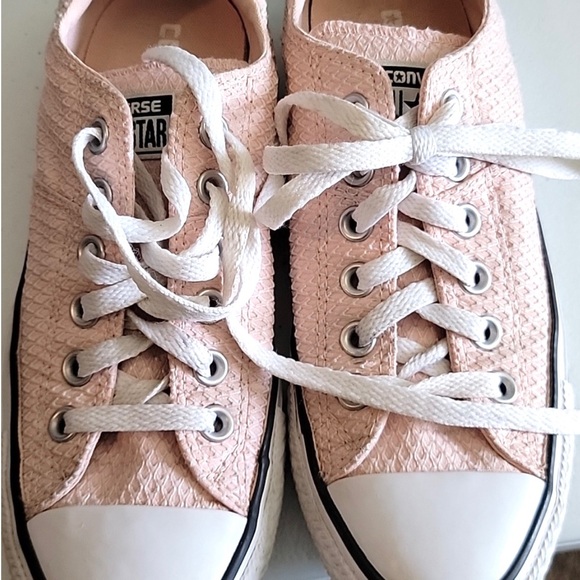 💥Unique light pink - peach Converse shoes - Picture 2 of 9